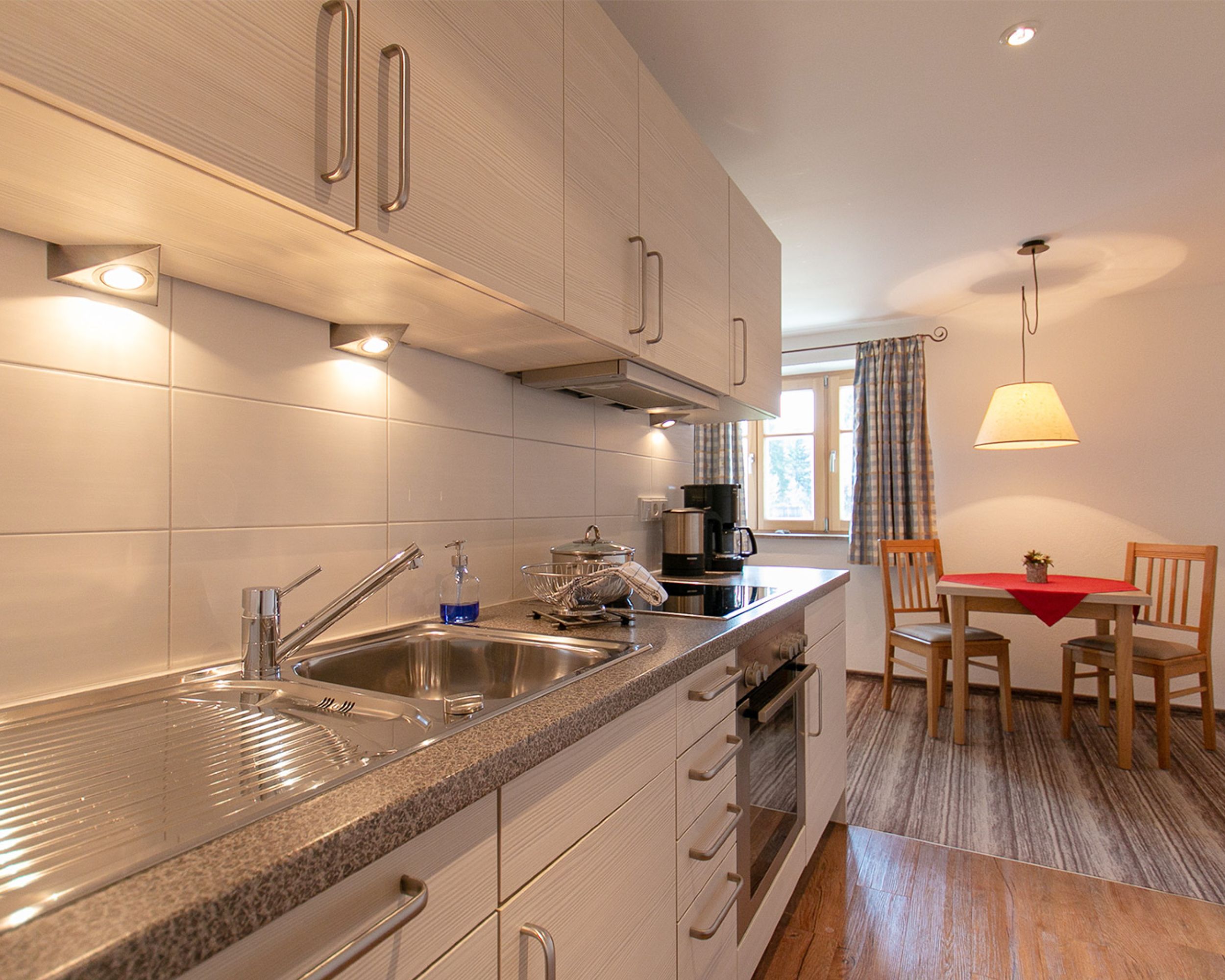 Küche der Ferienwohnung Musikantenstube im Landhaus Mohr